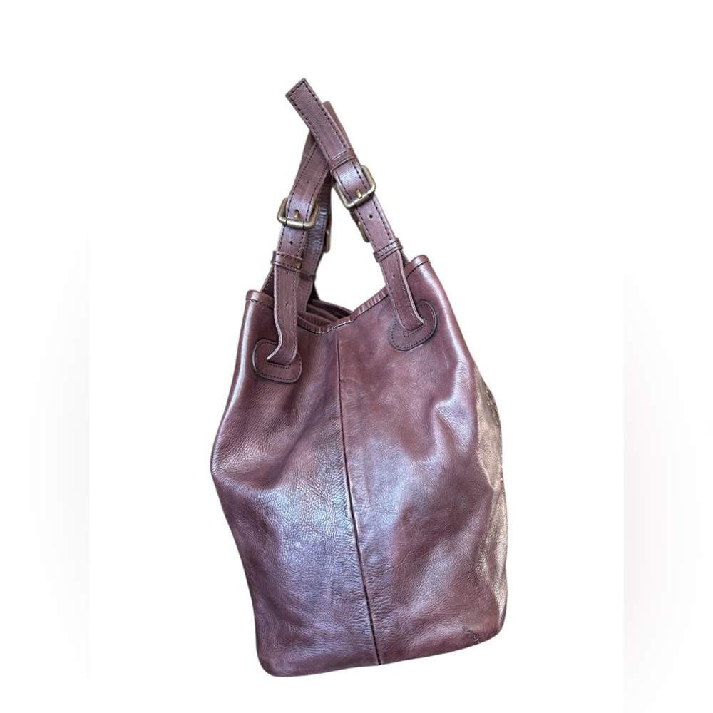 Platania Italian leather bag studded details and a laser cut-out floral design - Picture 3 of 11